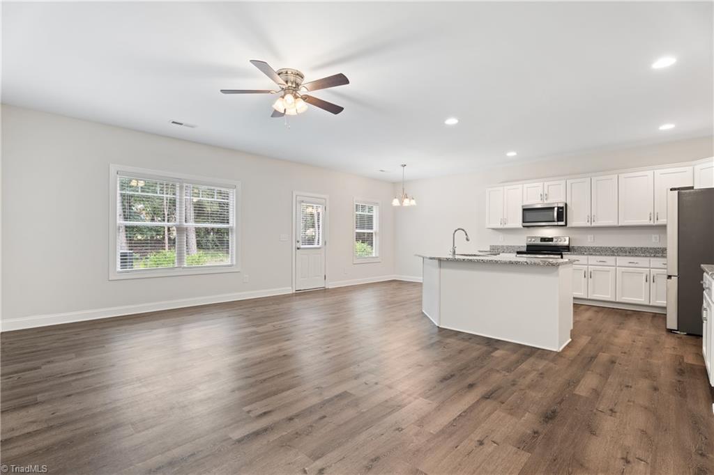 1548 South Peace Haven Road Clemmons, NC 27012 - Photo 8 of 37