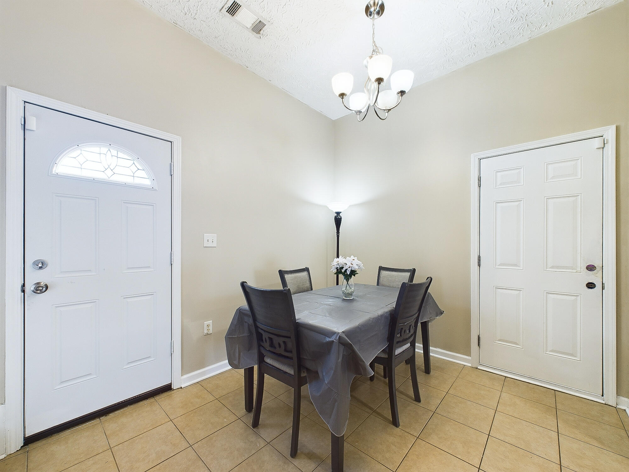 487 Tropical Way Freeport, FL 32439 - Photo 14 of 21 Dining Room