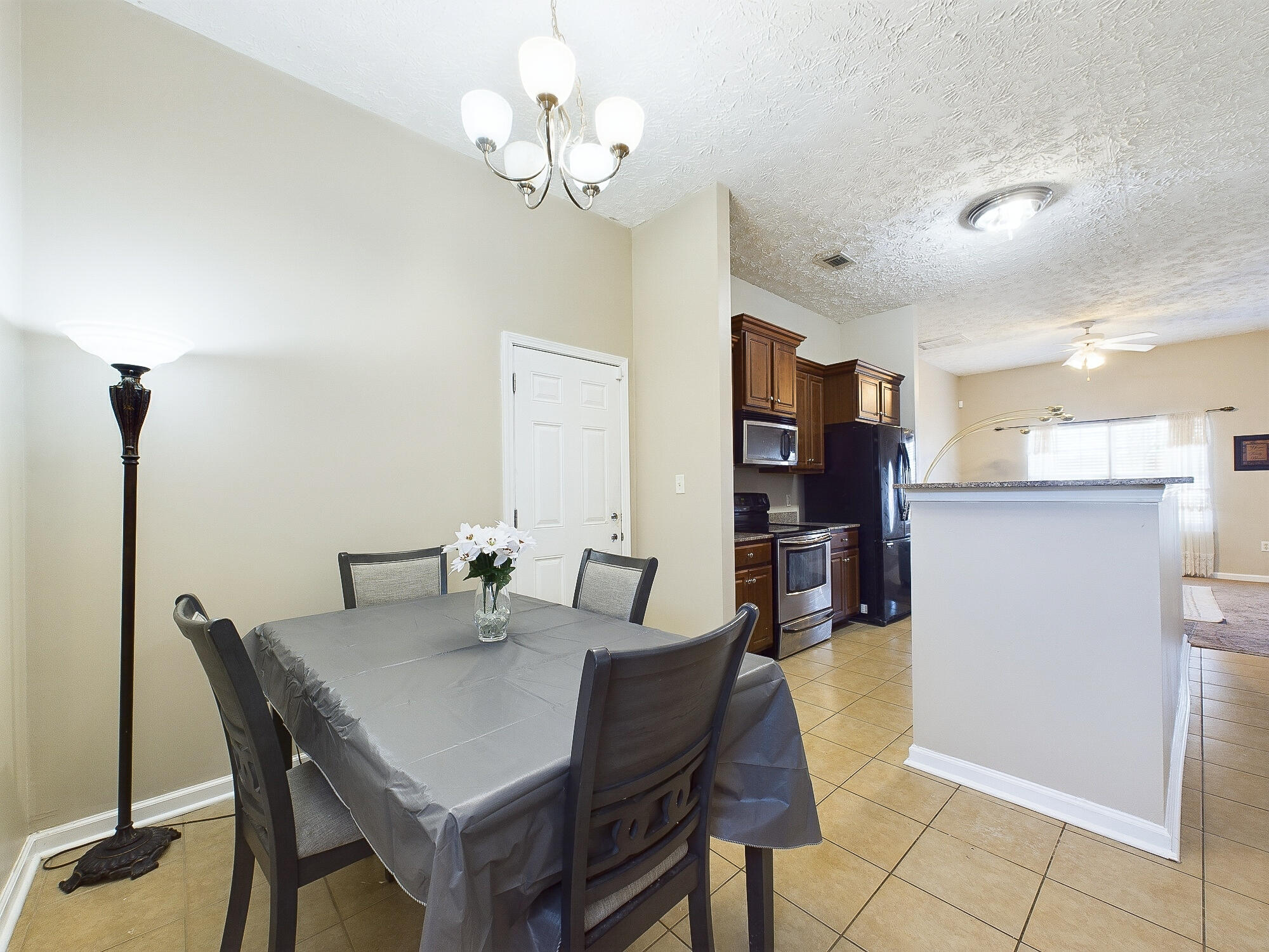 487 Tropical Way Freeport, FL 32439 - Photo 15 of 21 Dining Room