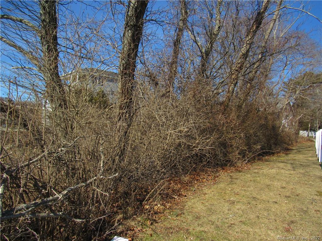 4 Ridgewood Avenue Waterford, CT 06385 - Photo 3 of 8