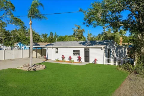 $429,900 | 542 64th Street South, St. Petersburg, FL 33707