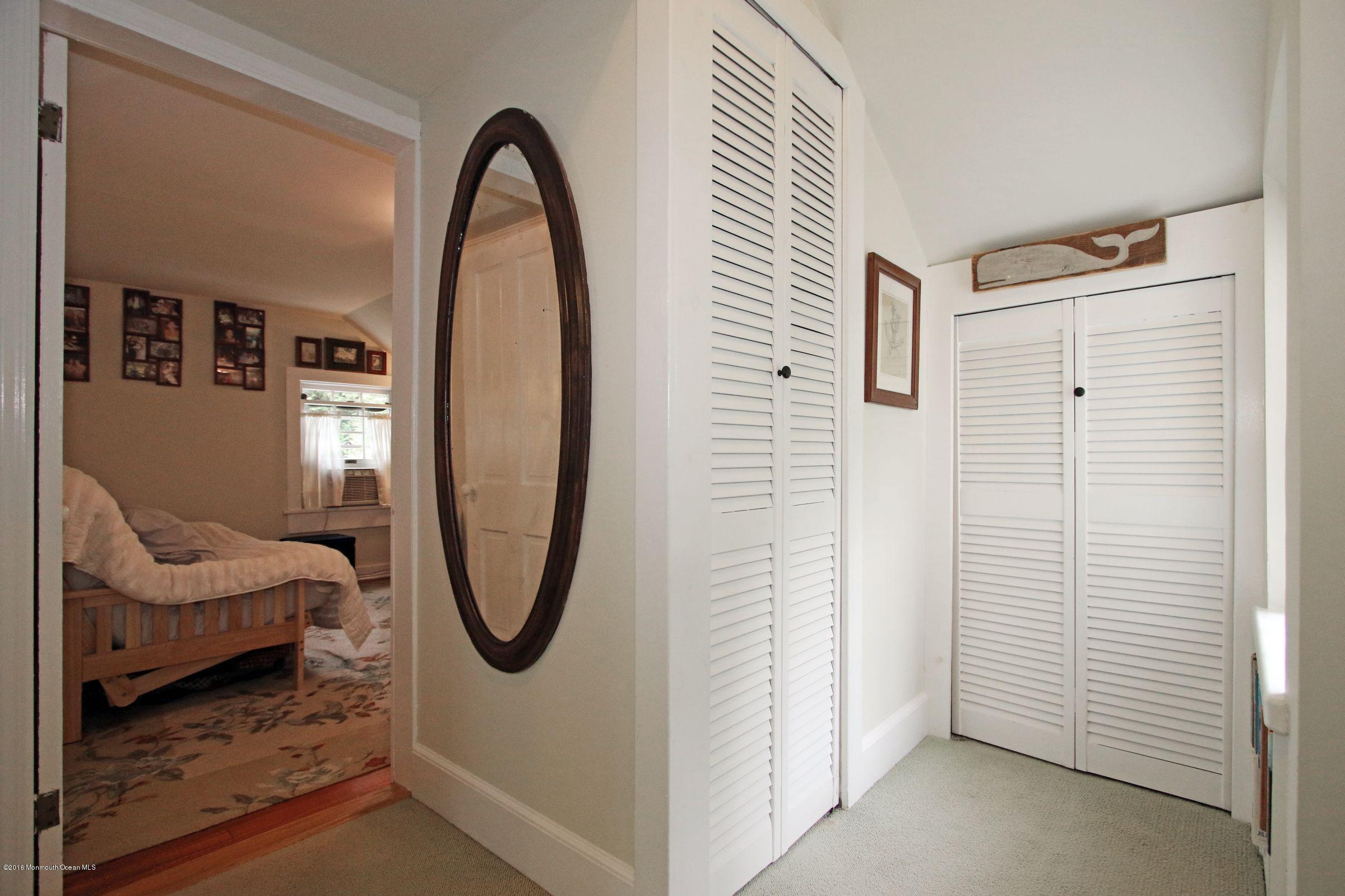 94 Oak Hill Road Red Bank, NJ 07701 - Photo 18 of 26 2nd floor hallway