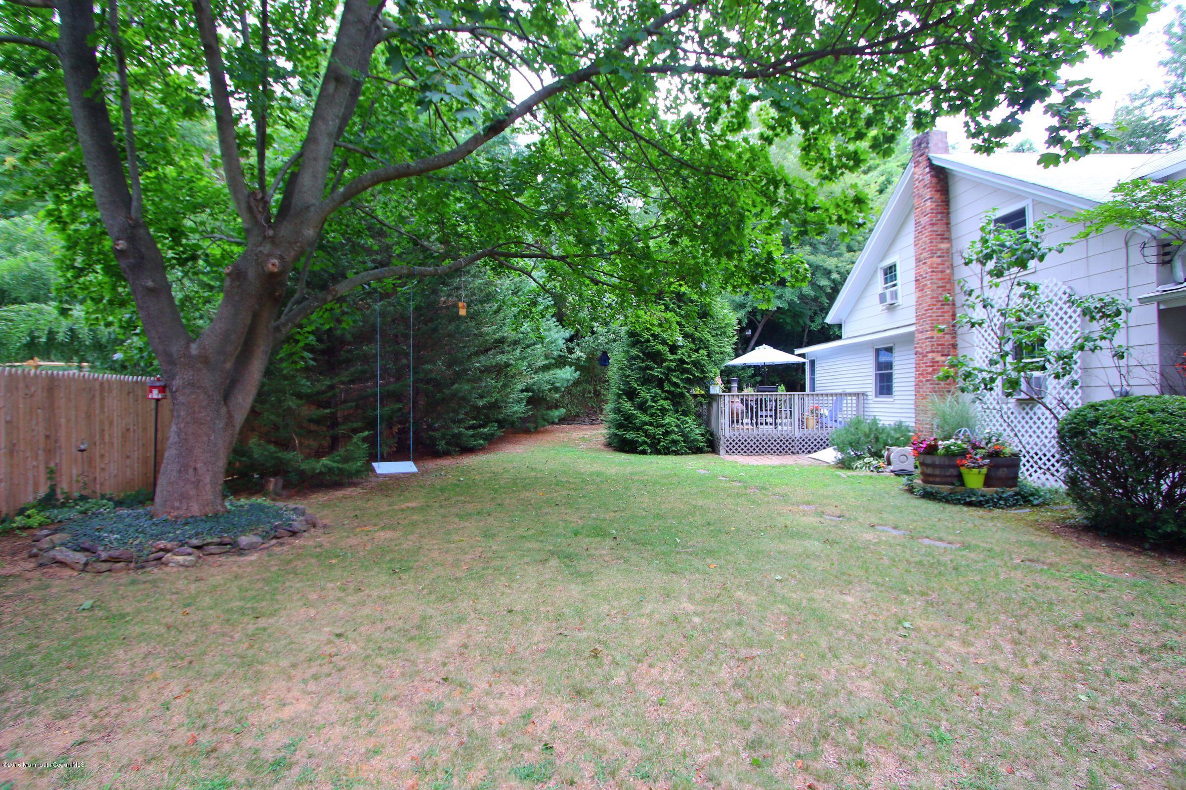 94 Oak Hill Road Red Bank, NJ 07701 - Photo 22 of 26 side yard