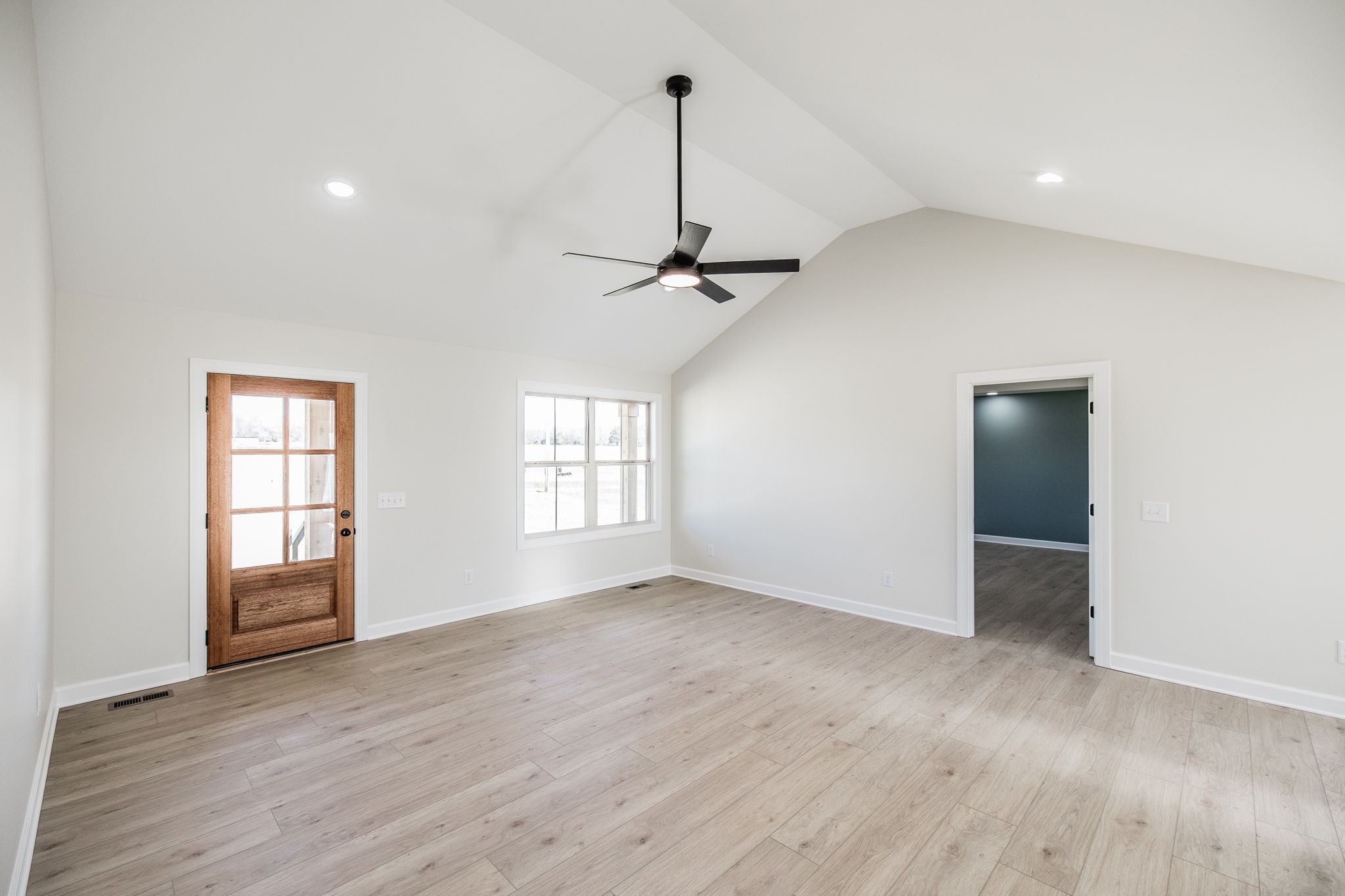 676 Chipman Road Bethpage, TN 37022 - Photo 4 of 31