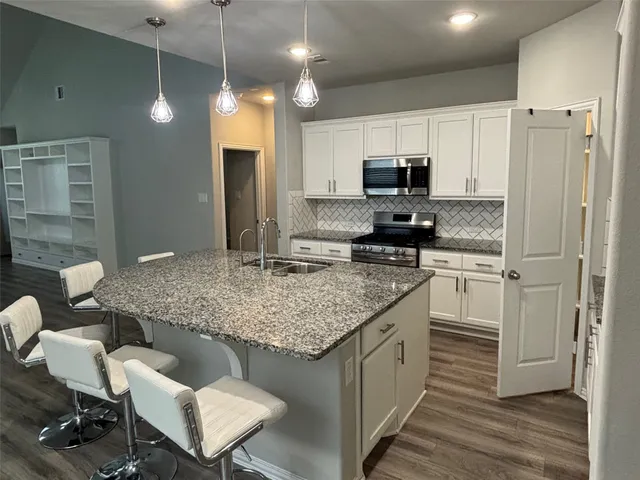 $2,800 | 3734 Bach Street, Rosharon, TX 77583