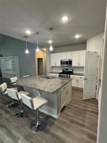 $2,800 | 3734 Bach Street, Rosharon, TX 77583