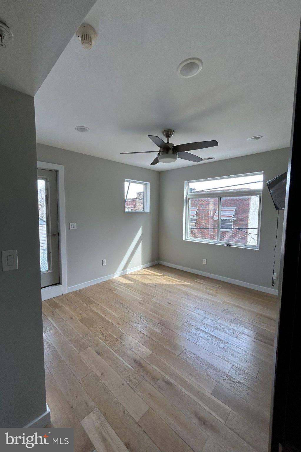 1713 South 2nd Street, Unit B Philadelphia, PA 19148 - Photo 8 of 15 Bright and airy modern space.