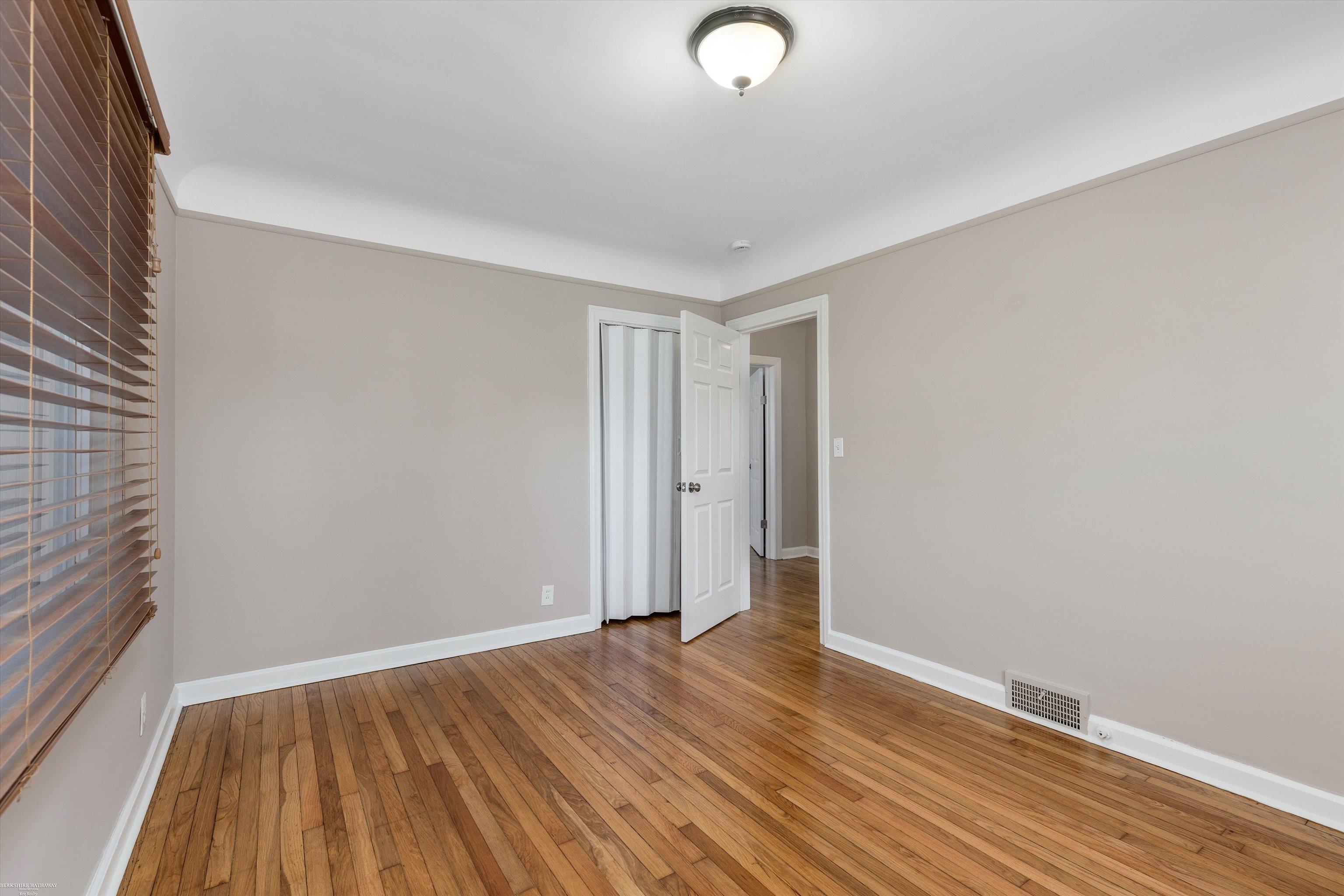 4492 Marr Avenue Warren, MI 48091 - Photo 15 of 29