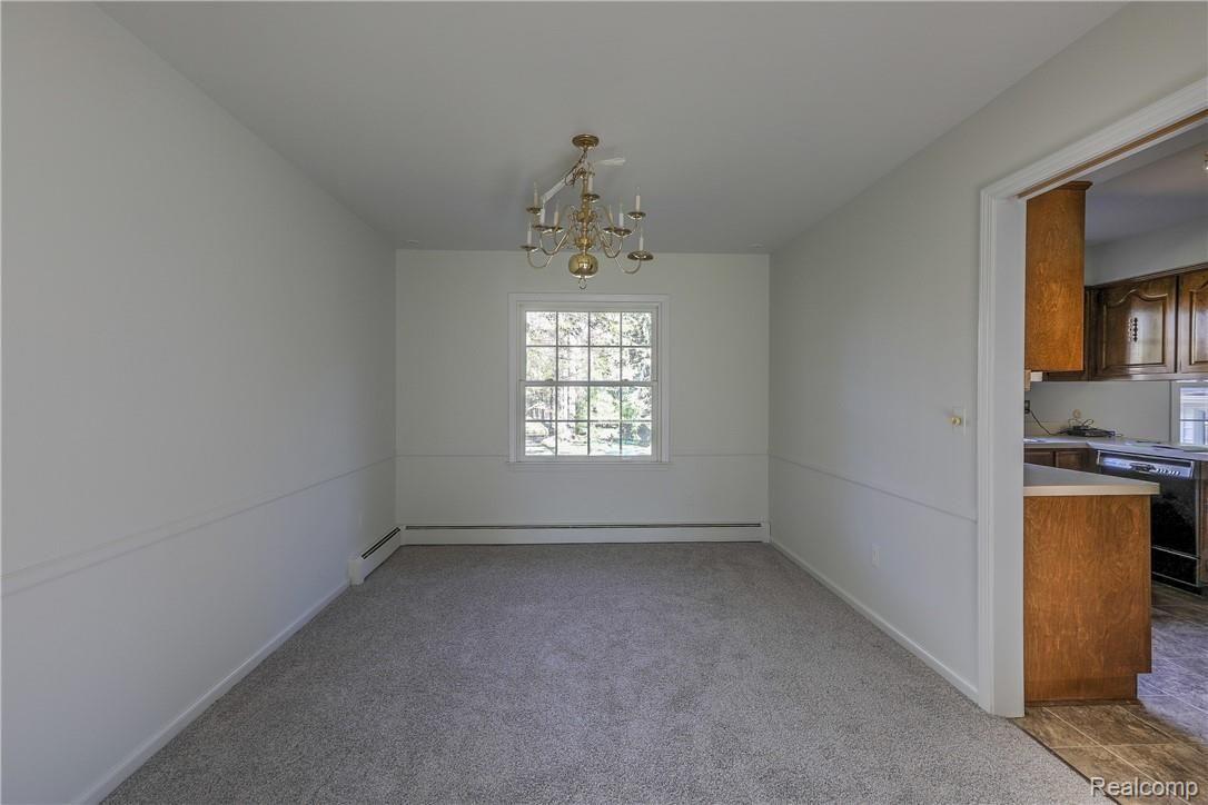 4828 Arrowhead Road West Bloomfield, MI 48323 - Photo 11 of 44 -41.jpg