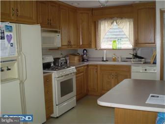 204 West Neversink Road Reading, PA 19606 - Photo 3 of 9 Gallery Image 3