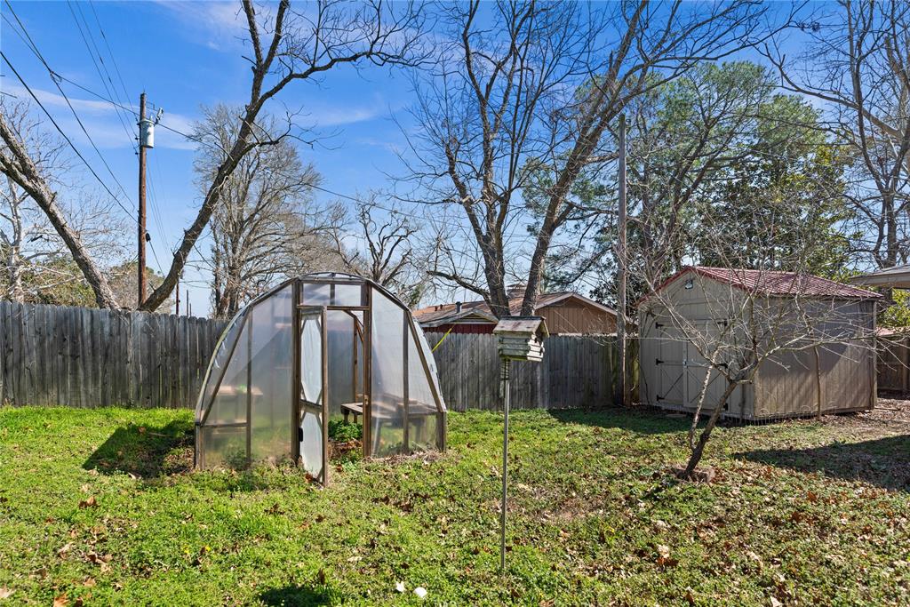 6155 Kathy Drive Murchison, TX 75778 - Photo 26 of 26 a backyard of a house with lots of green space