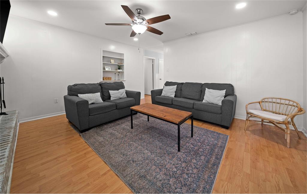6155 Kathy Drive Murchison, TX 75778 - Photo 3 of 26 a living room with furniture and a rug