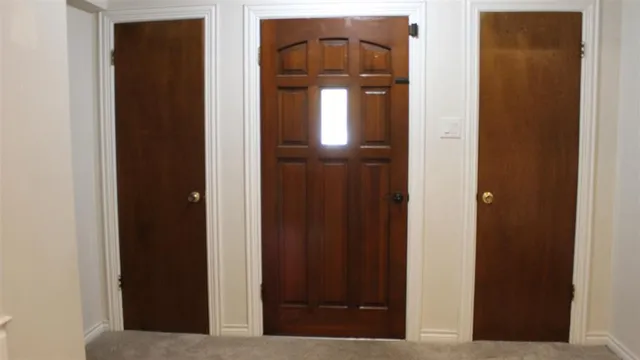 a view of elevator with hallway