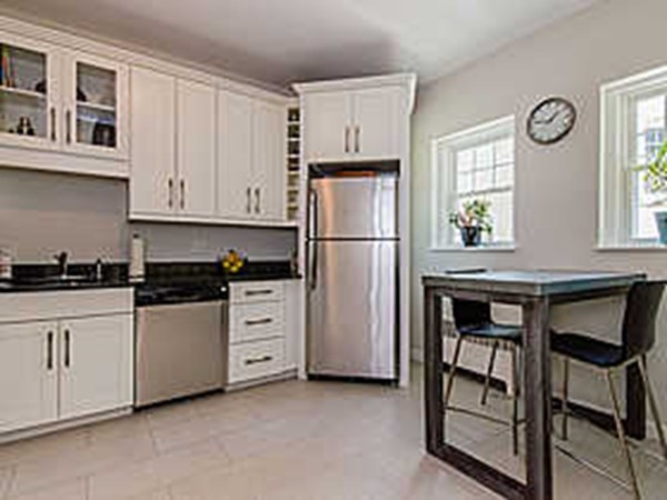 19 Hamilton Road, Unit 4 Brookline, MA 02446 - Photo 4 of 12