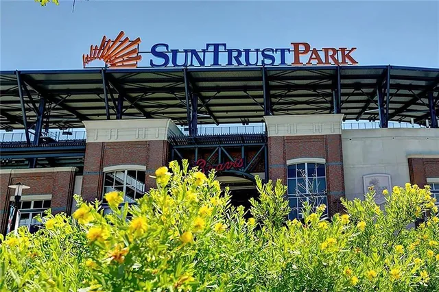 a view of a house with entertaining space