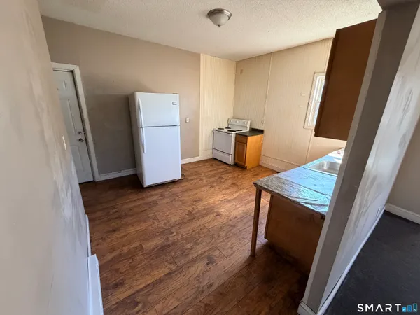 $1,700 | 51 Seyms Street, Unit 2, Hartford, CT 06120