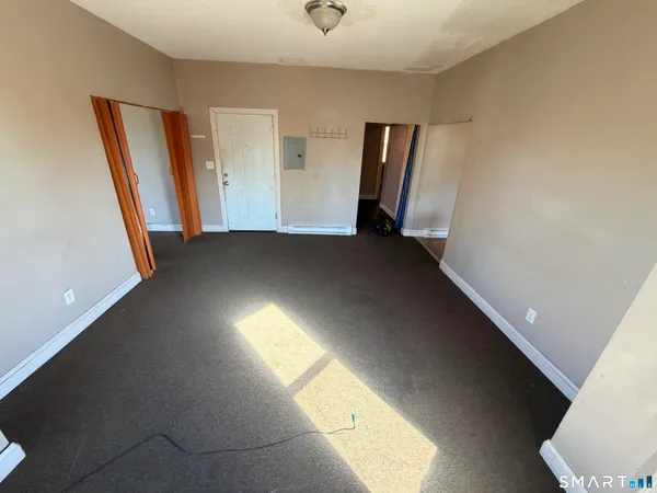 $1,700 | 51 Seyms Street, Unit 2, Hartford, CT 06120