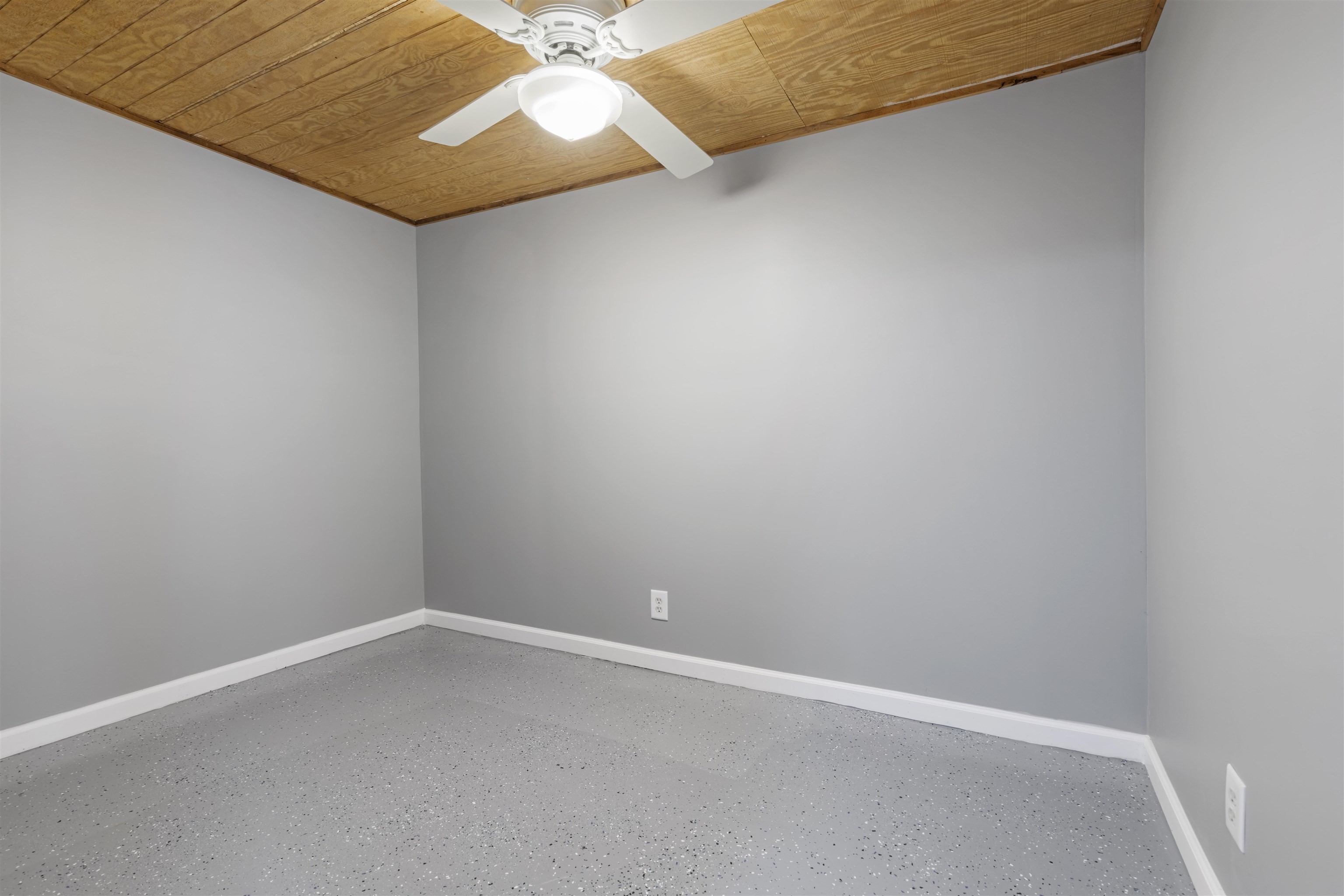 6764 Rydberg Road Rockford, IL 61109 - Photo 17 of 25 Gallery Image 17