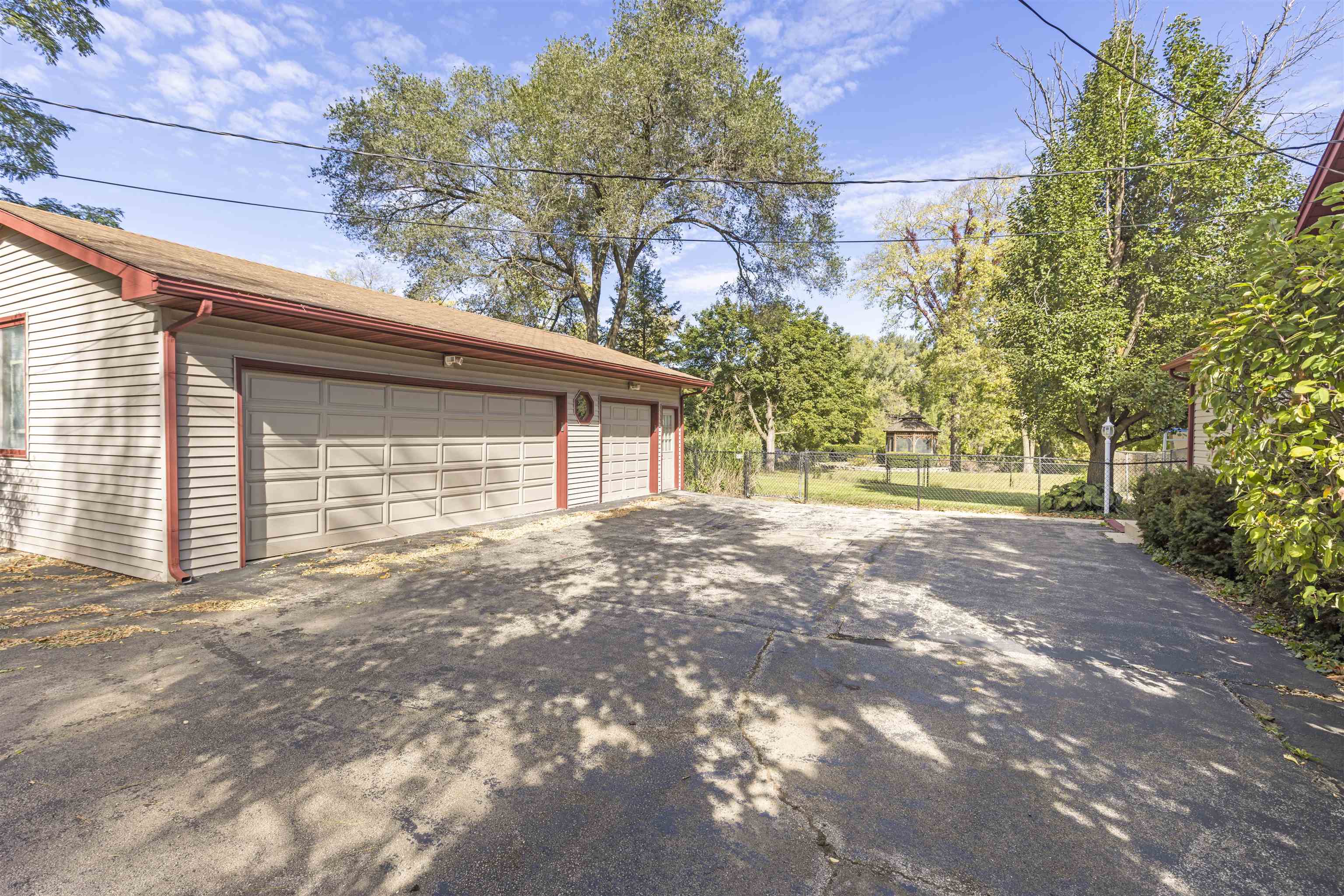 6764 Rydberg Road Rockford, IL 61109 - Photo 2 of 25 Gallery Image 2