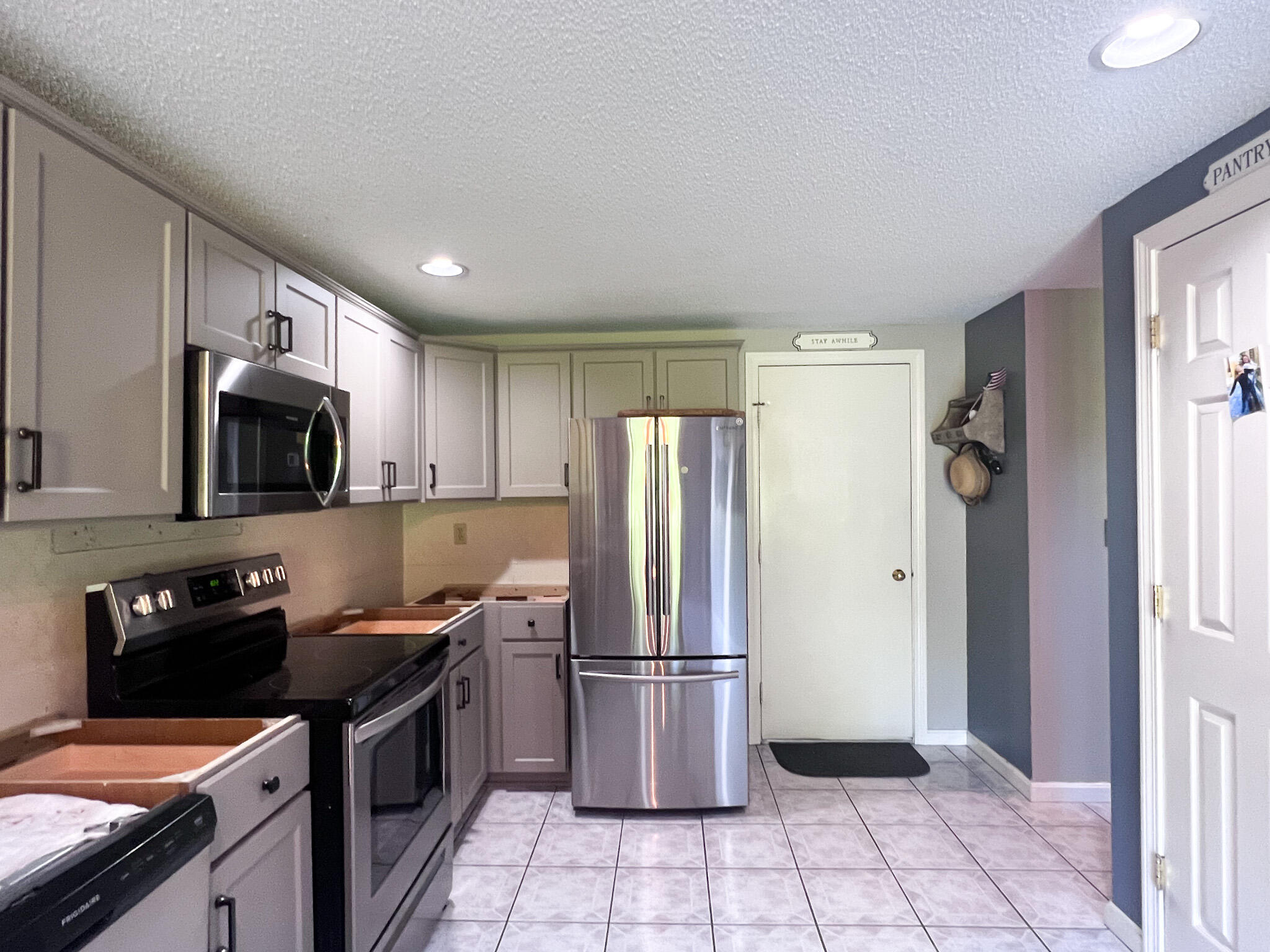 19 Meadowbrook Drive, Unit 4 Gorham, ME 04038 - Photo 11 of 42 IMG_4313