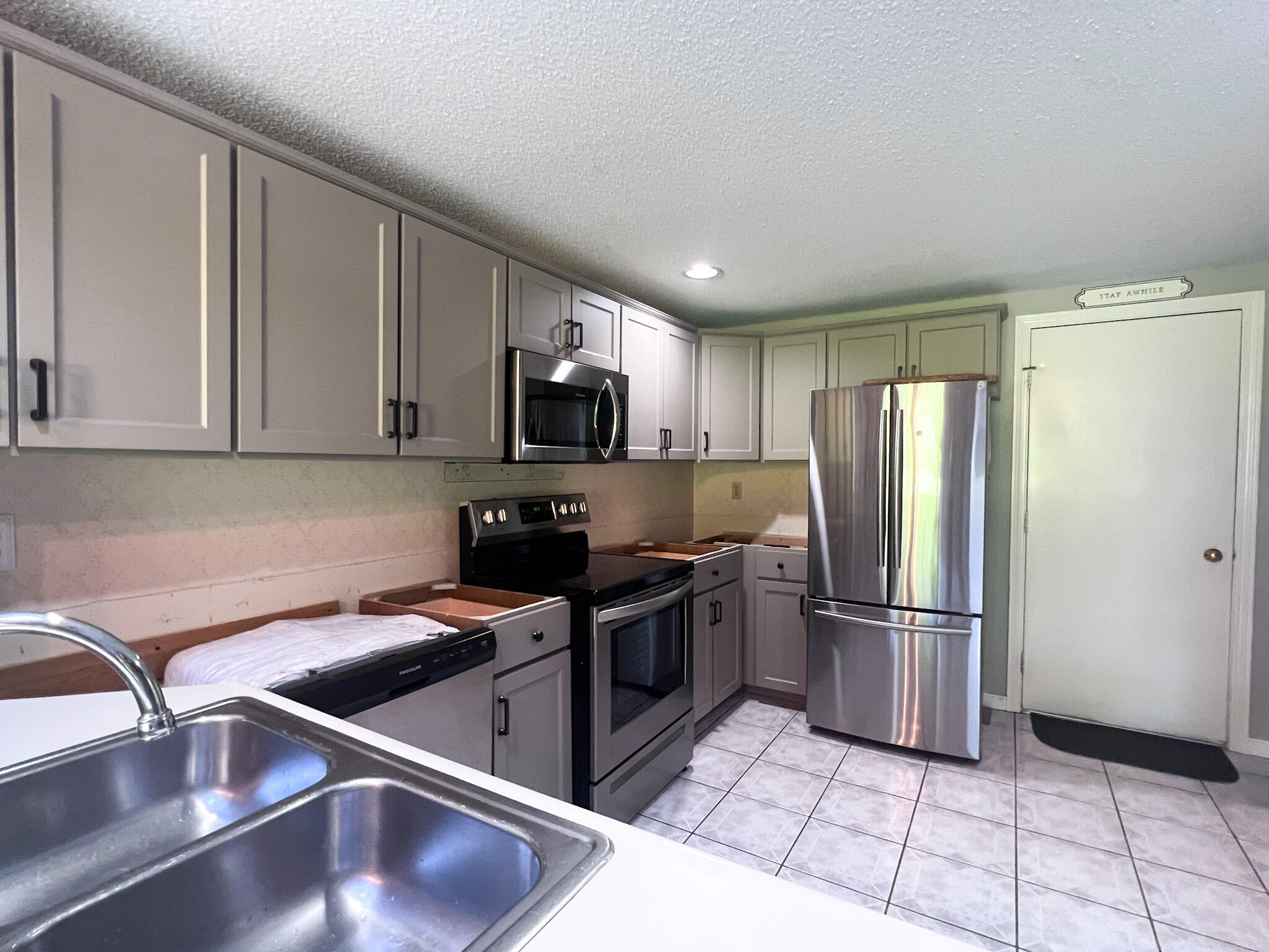 19 Meadowbrook Drive, Unit 4 Gorham, ME 04038 - Photo 10 of 42 IMG_4319