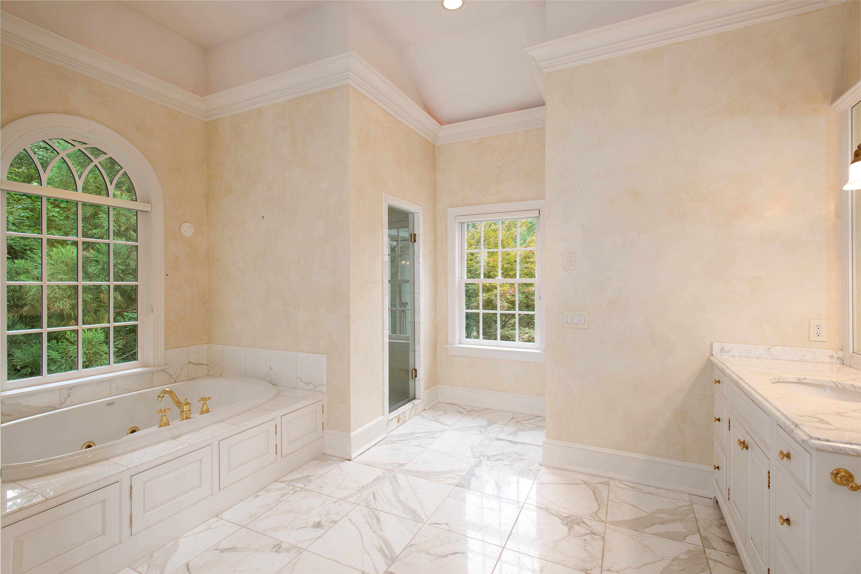 399 Wahackme Road New Canaan, CT 06840 - Photo 20 of 35