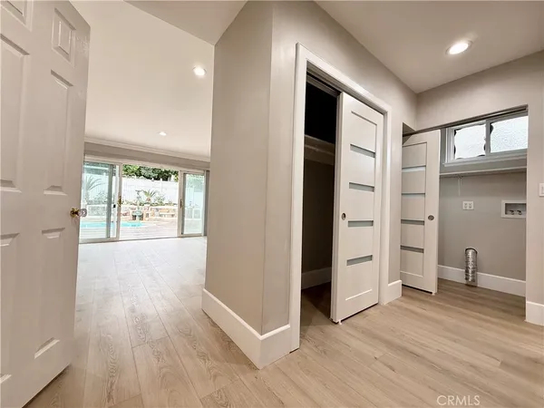 $7,500 | 24204 Calvert Street, Woodland Hills, CA 91367