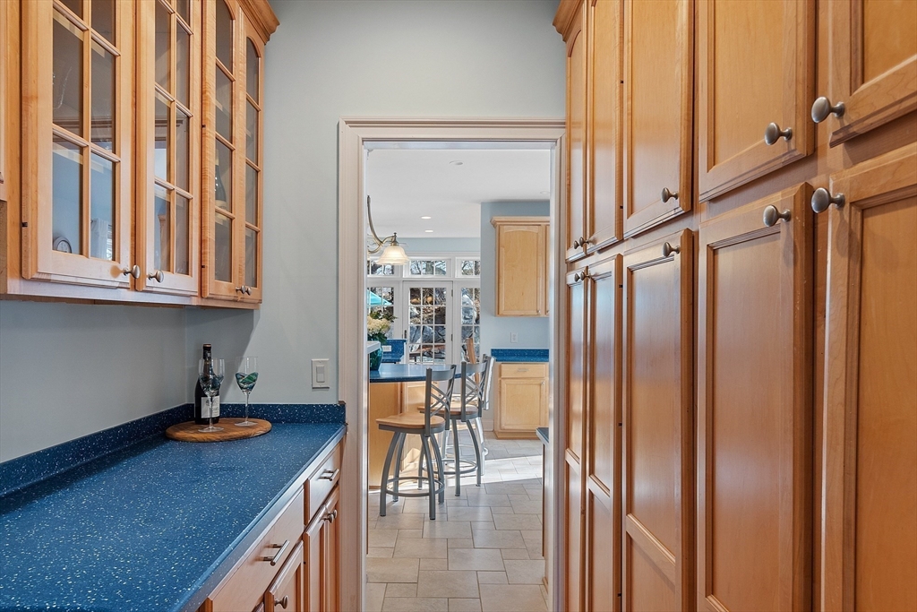 50 Castle View Drive Gloucester, MA 01930 - Photo 20 of 42 a dining room with furniture and a window