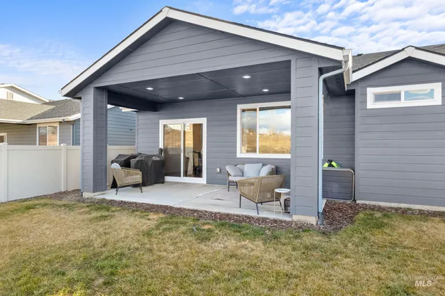 $490,000 | 9058 West Virginia City Street, Star, ID 83669