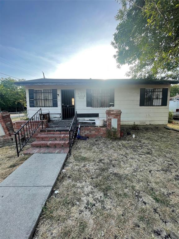 2322 Clymer Street Dallas, TX 75212 - Photo 1 of 1 a view of a house with backyard and sitting area