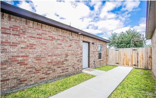 $950 | 3907 Valeria Street, Unit 1, Edinburg, TX 78541