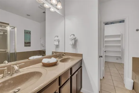 $2,950 | 520 South Meadowlark Street, Unit B, Lakeway, TX 78734