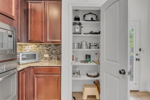 $2,950 | 520 South Meadowlark Street, Unit B, Lakeway, TX 78734