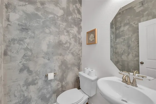 $2,950 | 520 South Meadowlark Street, Unit B, Lakeway, TX 78734