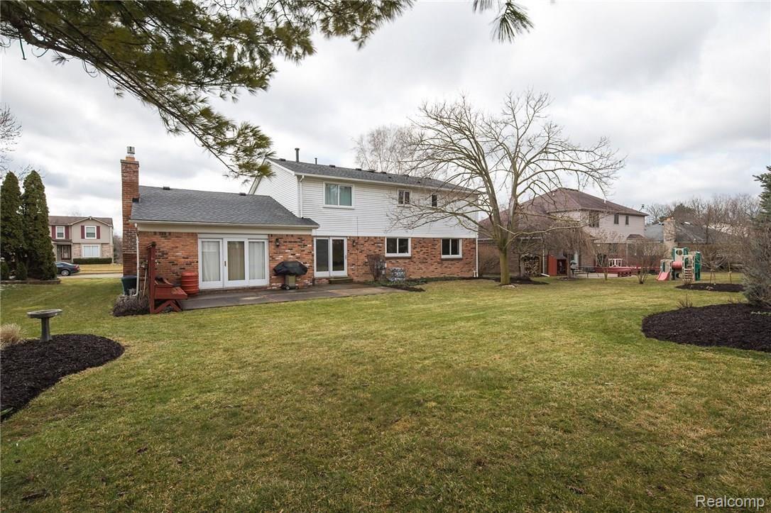 46670 Strathmore Road Plymouth, MI 48170 - Photo 39 of 41 46670Strathmoore-15.jpg