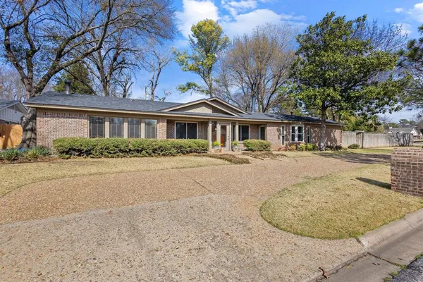 $274,900 | 513 West Mc Lain Drive, Sherman, TX 75092