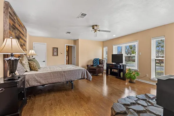$274,900 | 513 West Mc Lain Drive, Sherman, TX 75092