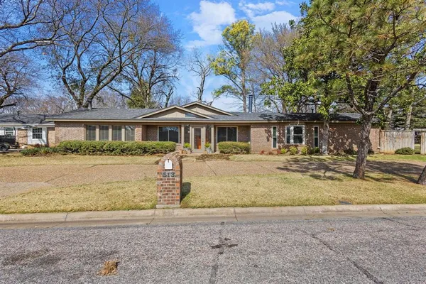$274,900 | 513 West Mc Lain Drive, Sherman, TX 75092