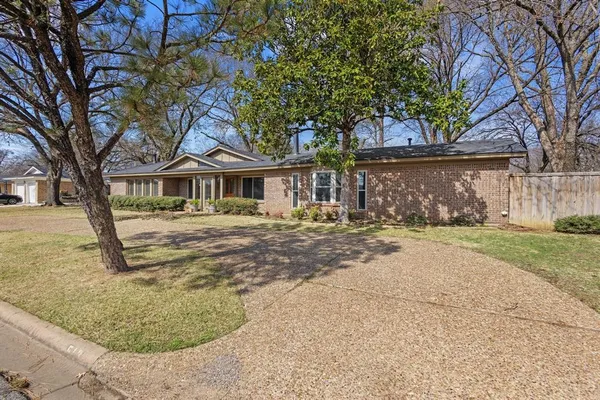 $274,900 | 513 West Mc Lain Drive, Sherman, TX 75092