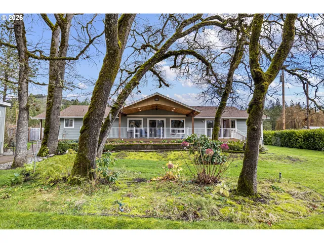 $775,000 | 692 Echo Drive, Roseburg, OR 97470