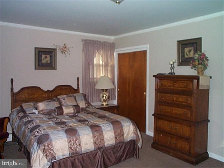 374 Heathcliffe Road Huntingdon Valley, PA 19006 - Photo 12 of 25 Master Bedroom