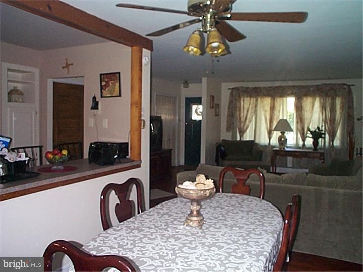 374 Heathcliffe Road Huntingdon Valley, PA 19006 - Photo 7 of 25 Dining Room