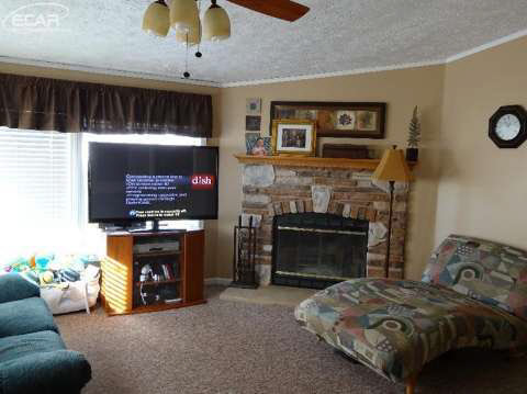 7013 East Mt Morris Road Mount Morris, MI 48458 - Photo 8 of 14 20423288-7.JPG