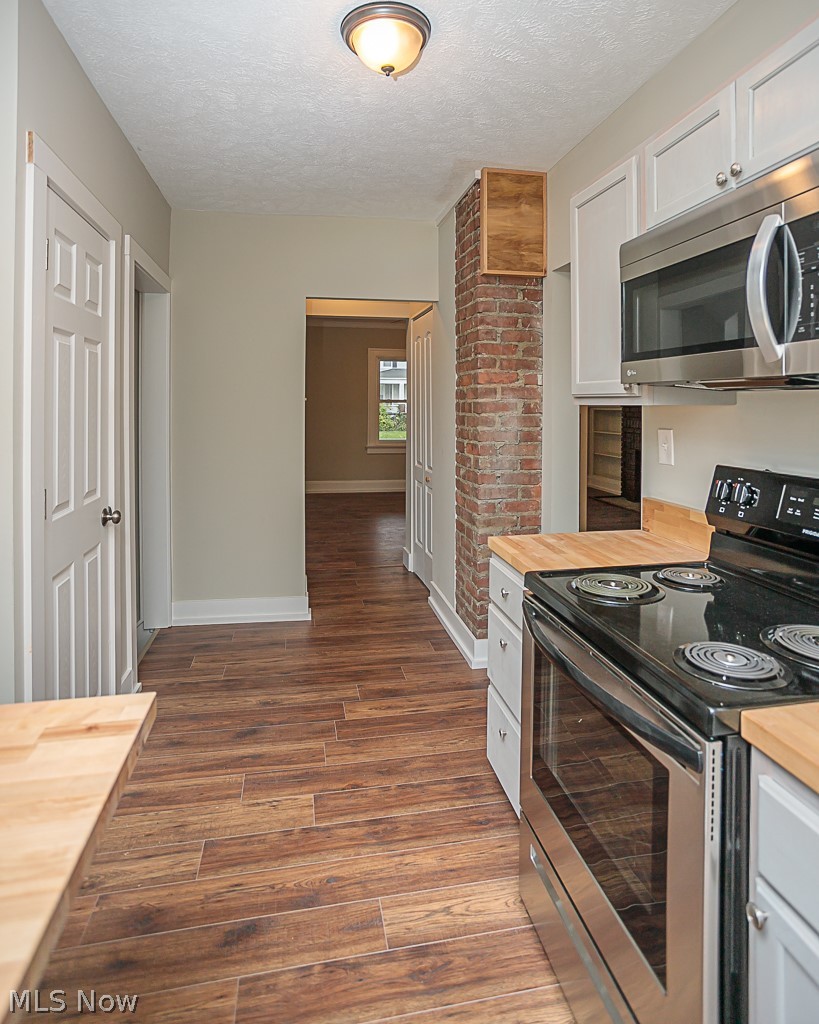 992 Greyton Road Cleveland Heights, OH 44112 - Photo 11 of 35 Gallery Image 11