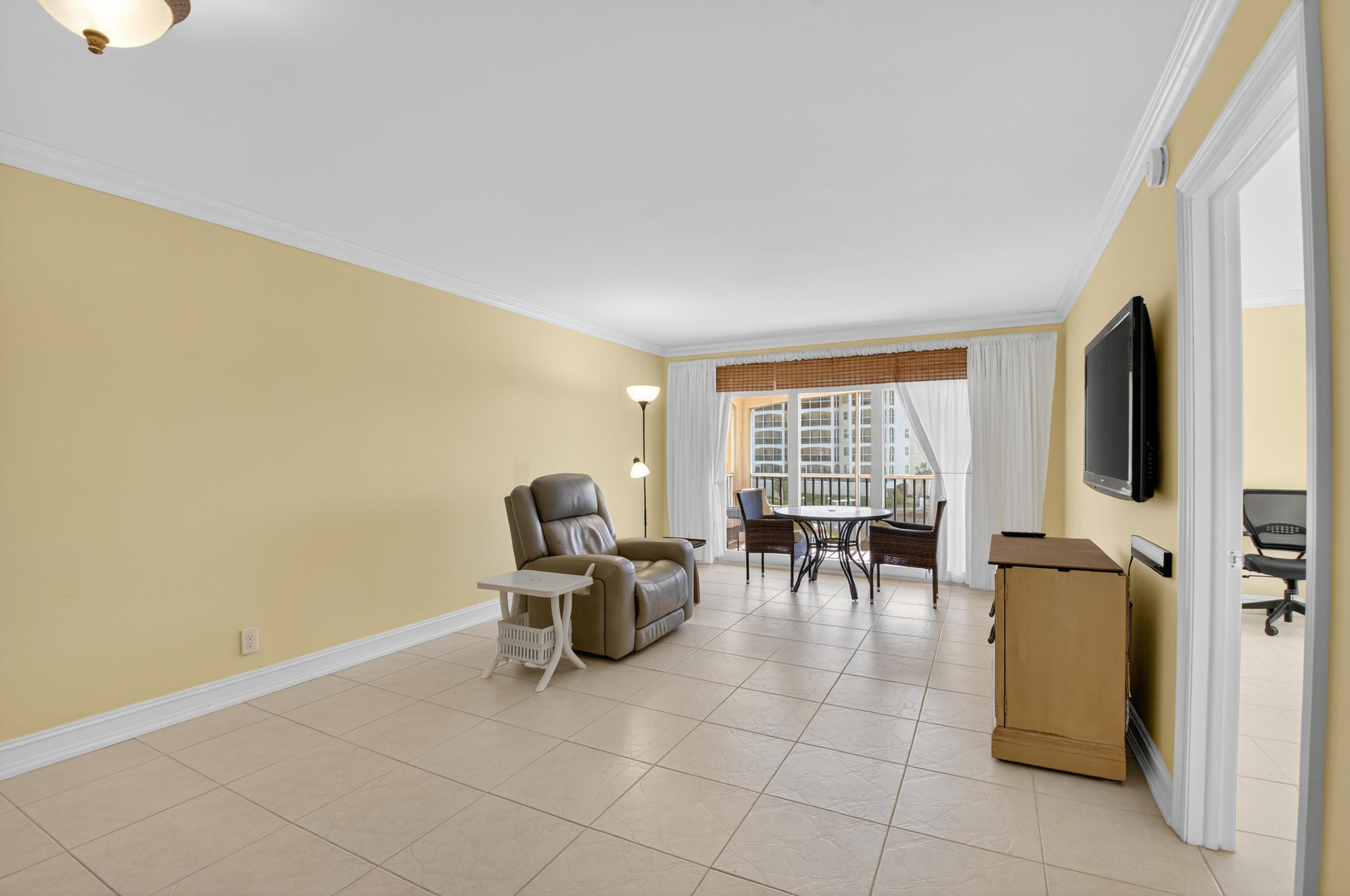 2871 North Ocean Boulevard, Unit V247 Boca Raton, FL 33431 - Photo 5 of 77 DSC_9303