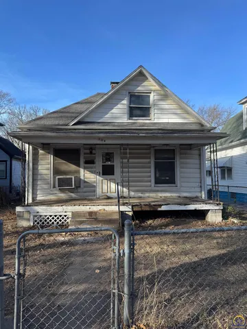 $39,500 | 509 Northeast Scotland Avenue, Topeka, KS 66616