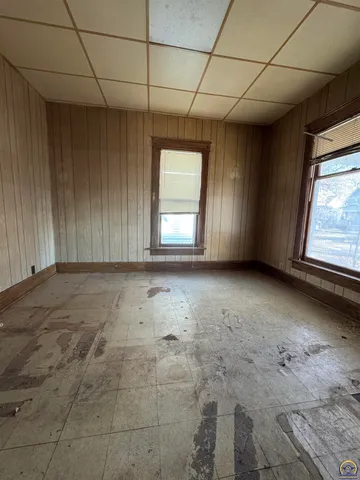 $39,500 | 509 Northeast Scotland Avenue, Topeka, KS 66616