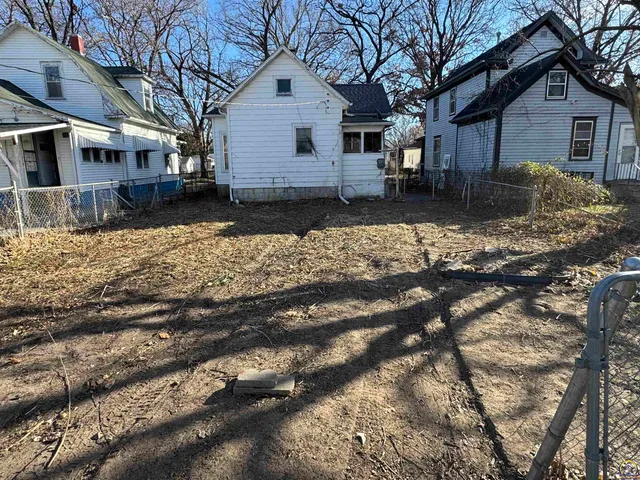 $39,500 | 509 Northeast Scotland Avenue, Topeka, KS 66616