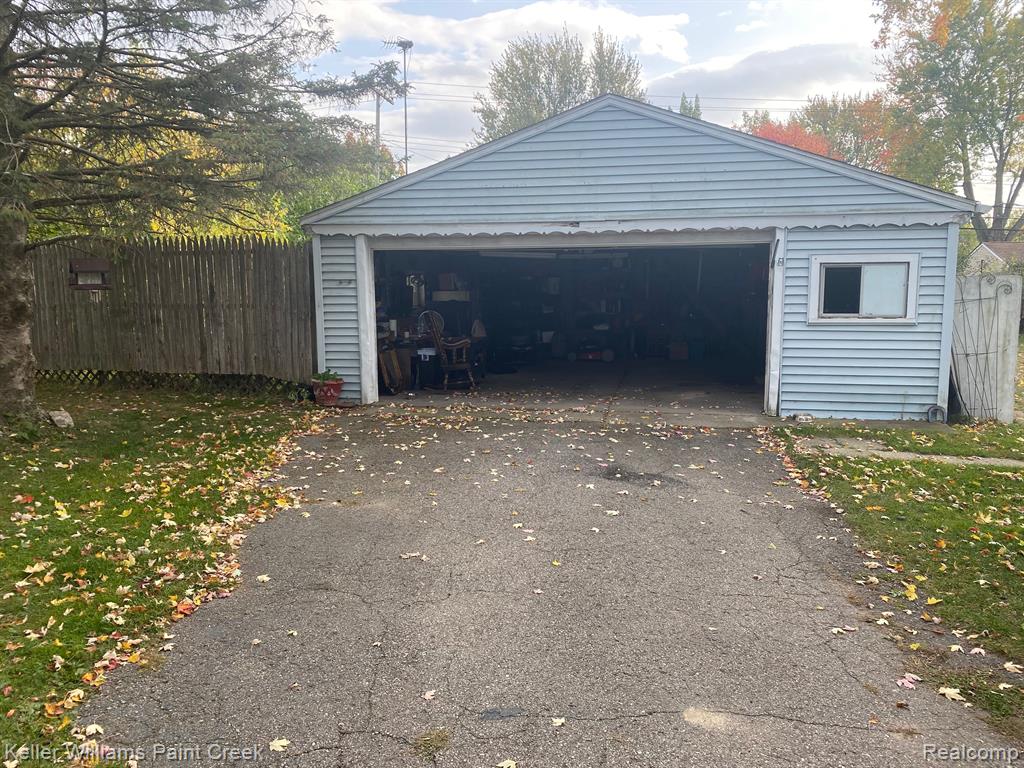 4615 Pelton Road Clarkston, MI 48346 - Photo 2 of 15