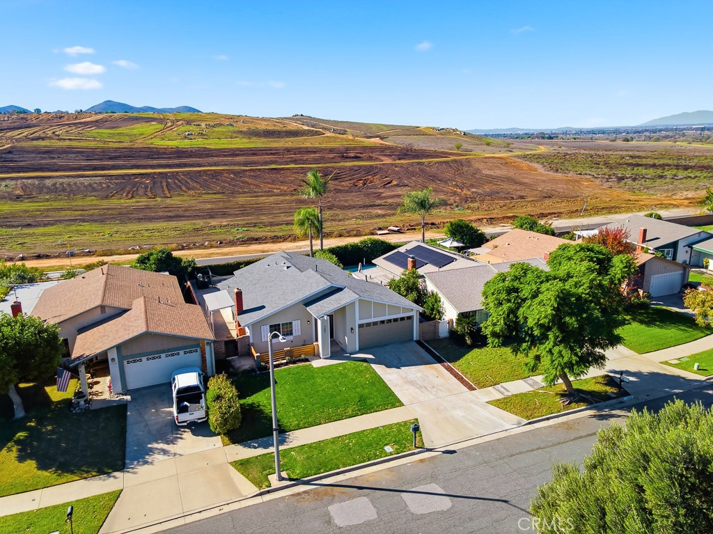7051 Idyllwild Lane Riverside, CA 92503 - Photo 37 of 40 a view of a city with an ocean view